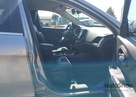 2018 Jeep Cherokee Latitude Plus 4X4 from USA, damaged, VIN 1C4PJMLX0JD551065